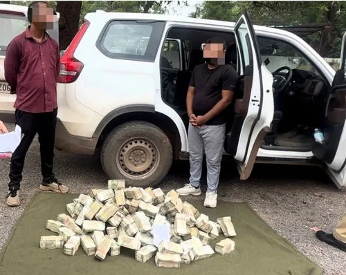 खैरागढ़ में पुलिस की बड़ी कार्रवाई, 4.04 करोड़ नगद और वाहन जप्त