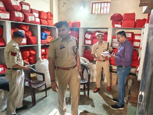 एसपी मोहित गर्ग ने थाना घुमका का किया वार्षिक निरीक्षण, जवानों की समस्याएं सुनीं