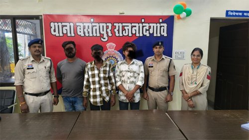 सड़क पर शोर-शराबा करने वालों पर बसंतपुर पुलिस की कार्रवाई, साउंड सिस्टम जब्त