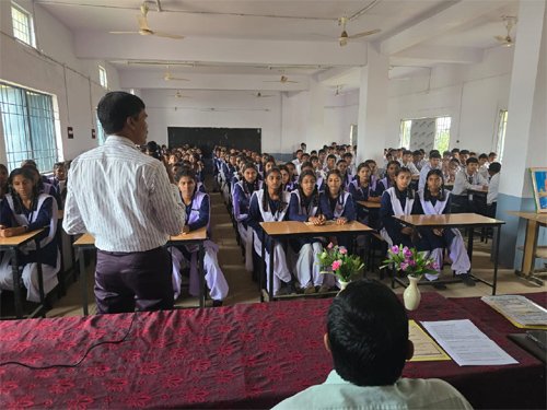 साइबर जागरूकता, नशा मुक्ति और यातायात सुरक्षा पर विद्यार्थियों को किया गया जागरूक