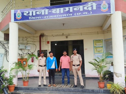 तिरपाल से ढंककर मवेशियों को कत्लखाने ले जा रहे दो आरोपी गिरफ्तार, पिकअप वाहन जब्त