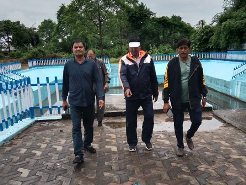 अनंत चतुर्दशी को लेकर महापौर पहुंचे मोहारा, विसर्जन कुण्ड का किया निरीक्षण