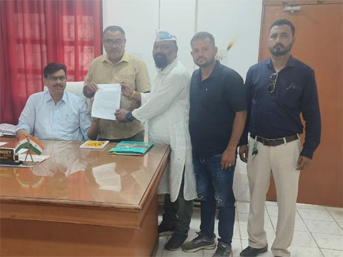 एनएचएम कर्मचारियों की हड़ताल पर आम आदमी पार्टी ने खोला मोर्चा, कलेक्टर को सौंपा ज्ञापन