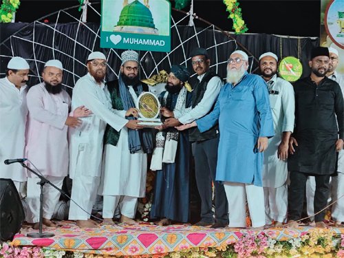 जश्ने ईद मिलादुन्नबी में जामा मस्जिद कमेटी को उत्कृष्ट सेवाओं के लिए मिला सम्मान