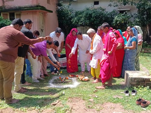 स्टेशनपारा बालाजी मंदिर में शेड निर्माण का भूमिपूजन, कार्य भी हुआ शुरू