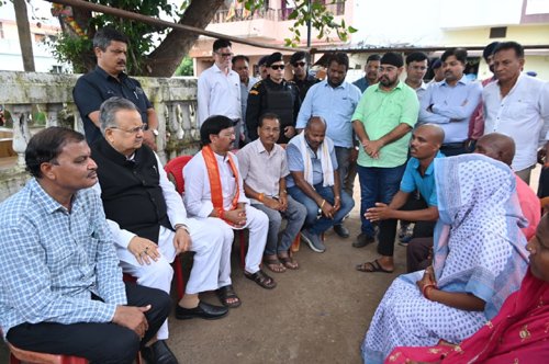 विधानसभा अध्यक्ष ने बजरंगपुर-नवागांव प्रकरण में पीड़ित परिवारों से मुलाकात की और उन्हें सांत्वना दी