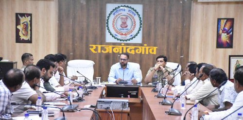 मां बम्लेश्वरी मंदिर डोंगरगढ़ में दूर-दराज से पहुंचने वाले दर्शनार्थियों के लिए होनी चाहिए सुविधाजनक एवं चाक-चौबंद व्यवस्था : कलेक्टर