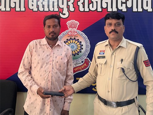 झांकी के दौरान गुम हुए छह मोबाइल बरामद, बसंतपुर पुलिस और साइबर सेल की संयुक्त कार्यवाही