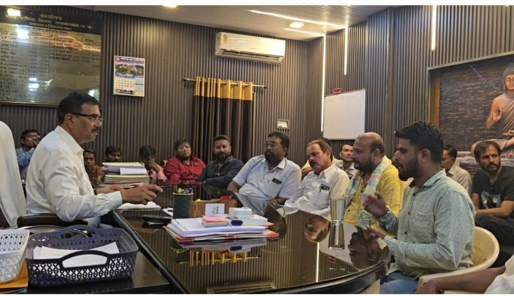 कांग्रेस प्रतिनिधिमंडल ने निगम आयुक्त से की मुलाकात, 10 प्रमुख समस्याओं पर सौंपा ज्ञापन