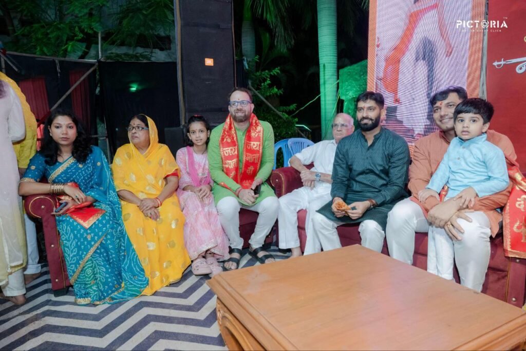 शिवनाथ वाटिका में गरबे की धूम, अतिथियों की मौजूदगी से बढ़ी रौनक