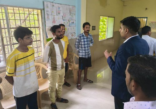 कलेक्टर जितेन्द्र यादव ने नशामुक्ति केन्द्र का किया निरीक्षण