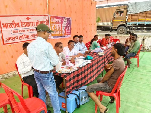 रजत जयंती महोत्सव 2025 के उपलक्ष्य में पाटेकोहरा चेक पोस्ट पर स्वास्थ्य परीक्षण शिविर आयोजित