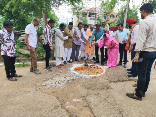 वार्ड 15 और 19 में 42.44 लाख रुपये के विकास कार्यों का भूमिपूजन