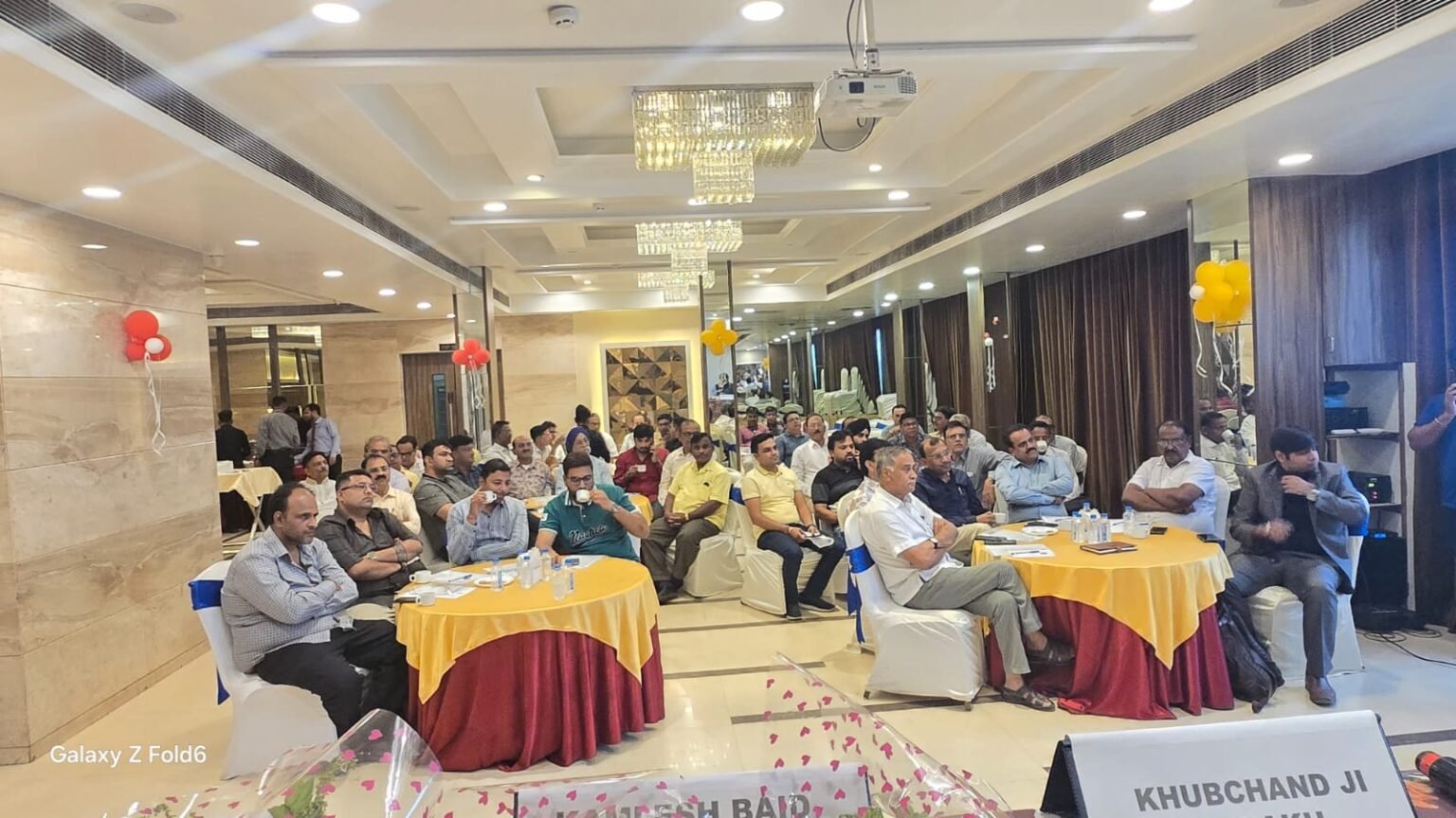 पीएम सूर्य घर योजना को बढ़ावा देने होटल अवाना में कार्यशाला, शहर के व्यापारी बने सहभागी