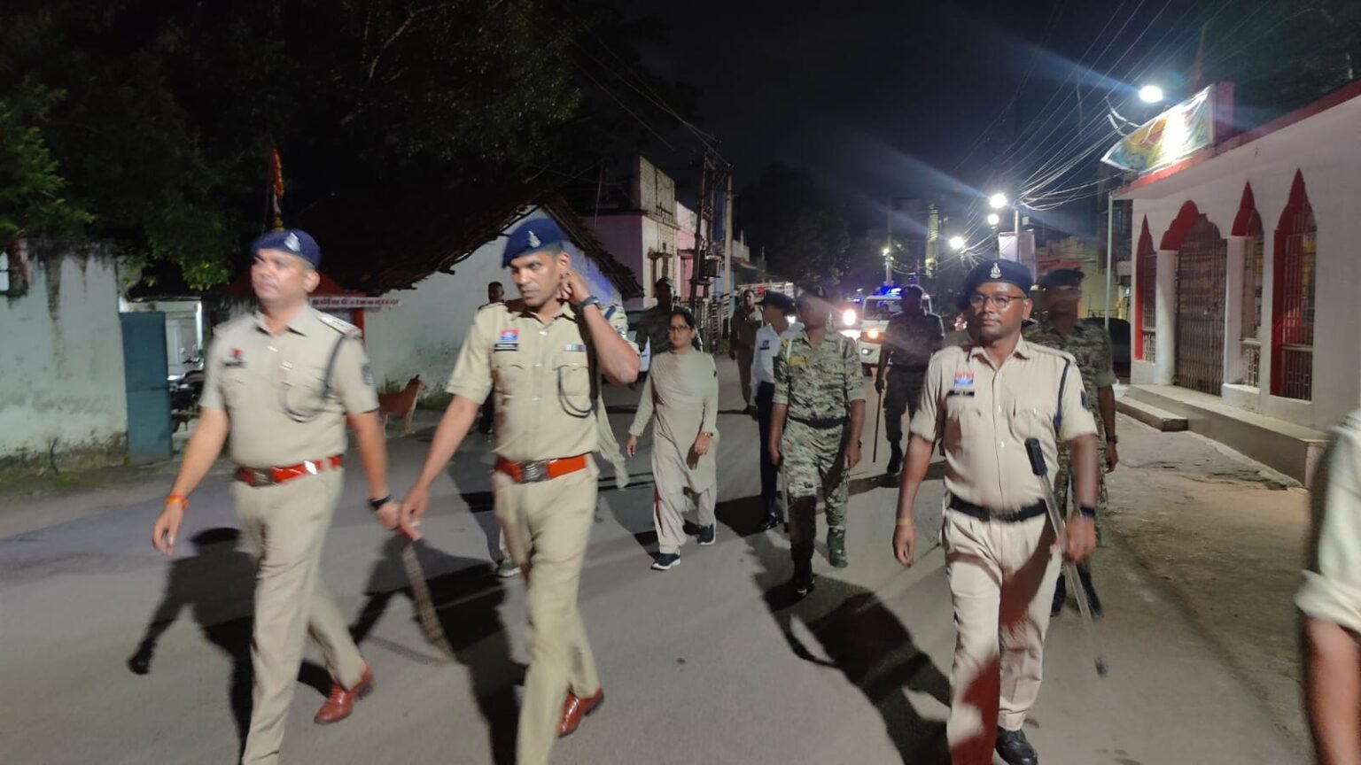 राजनांदगांव पुलिस की विजिबल पुलिसिंग : रात में दल-बल के साथ शहर में गश्त, असामाजिक तत्वों पर कड़ी नजर