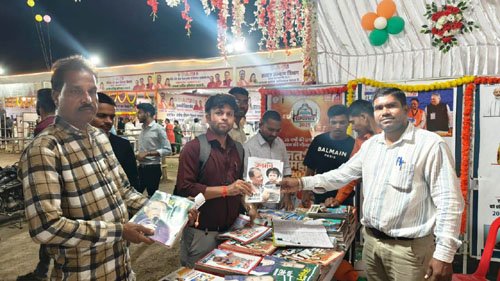 फोटो प्रदर्शनी में शासन की जनकल्याणकारी योजनाओं और विकास कार्यों की झलक से प्रभावित हुए नागरिक