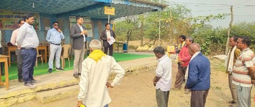 कलेक्टर ने धान उपार्जन केन्द्र तुमड़ीबोड़, तिलईरवार, महाराजपुर, कोहका का किया औचक निरीक्षण