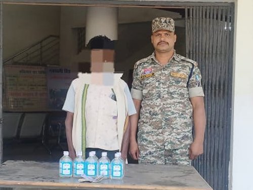 थाना गैंदाटोला पुलिस की कार्रवाई : महाराष्ट्र से अवैध शराब लाने वाला तस्कर गिरफ्तार