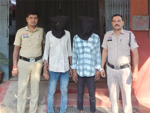 रेवाडीह में धारदार चाकू लेकर धमकाने वाले दो आरोपी गिरफ्तार