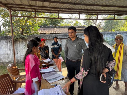 मानपुर-मोहला में मतदाता पुनरीक्षण पर प्रशासन सख्त, औचक निरीक्षण में बीएलओ की लापरवाही उजागर