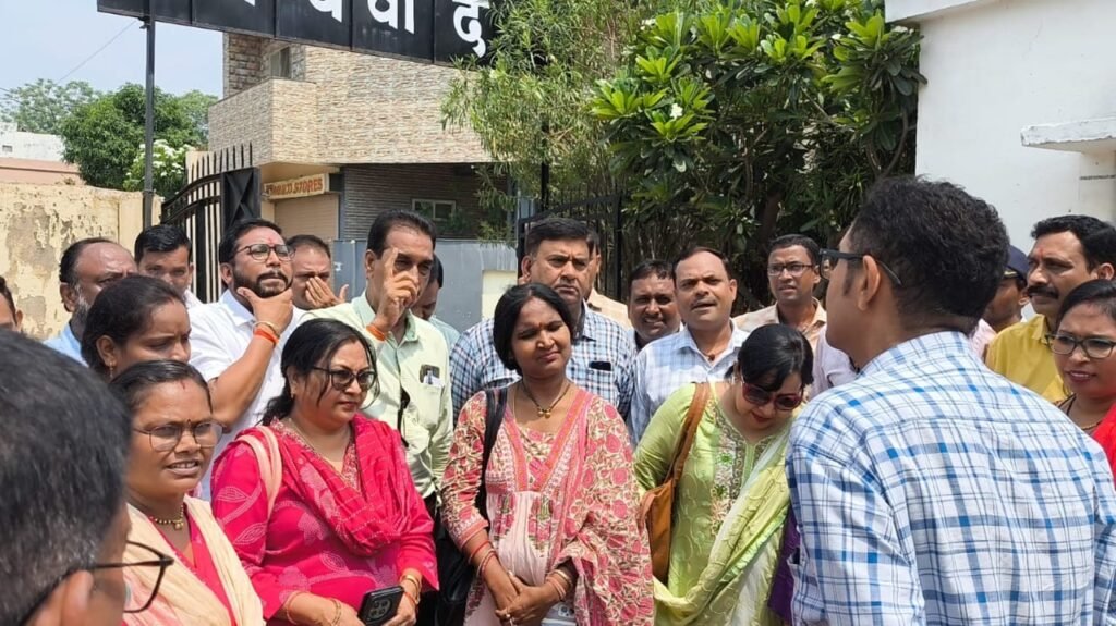 प्रदेश संयोजक के निलंबन से छत्तीसगढ़ शिक्षक साझा मंच नाराज, निलंबन आदेश निरस्त करने की मांग तेज
