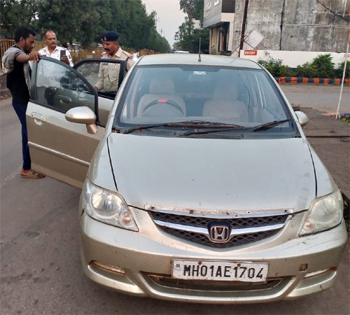 काला शीशा लगे वाहनों पर यातायात पुलिस की कार्रवाई, 2000 रुपये जुर्माना वसूला