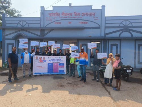 विश्व शौचालय दिवस पर निगम ने चलाया सार्वजनिक शौचालयों में सफाई अभियान