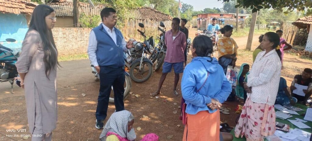 मानपुर–मोहला में मतदाता पुनरीक्षण का औचक निरीक्षण