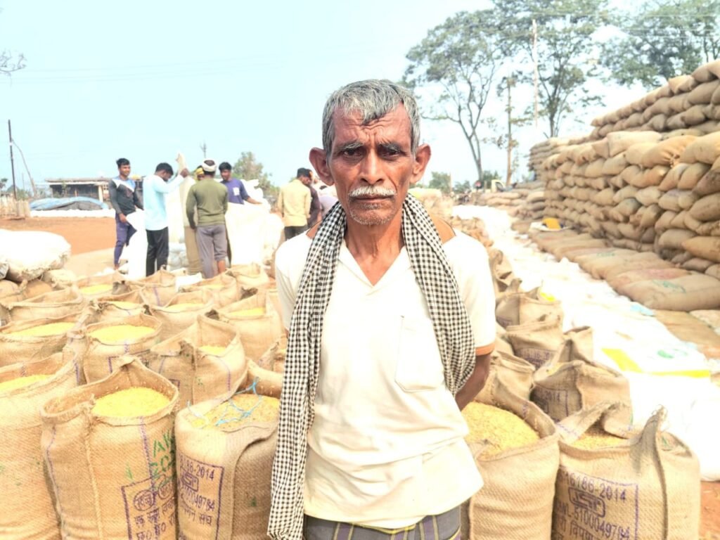 जुर्ग किसान मुन्ना सिंह ने कहा, धान विक्रय राशि से बनेगा नया घर