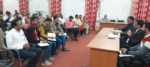 निगम आयुक्त ने वार्ड प्रभारियों को सफाई में सुधार और समयबद्ध कार्यवाही के दिए सख्त निर्देश