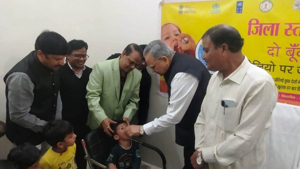 विधानसभा अध्यक्ष डॉ. रमन सिंह ने पल्स पोलियो अभियान का किया शुभारंभ