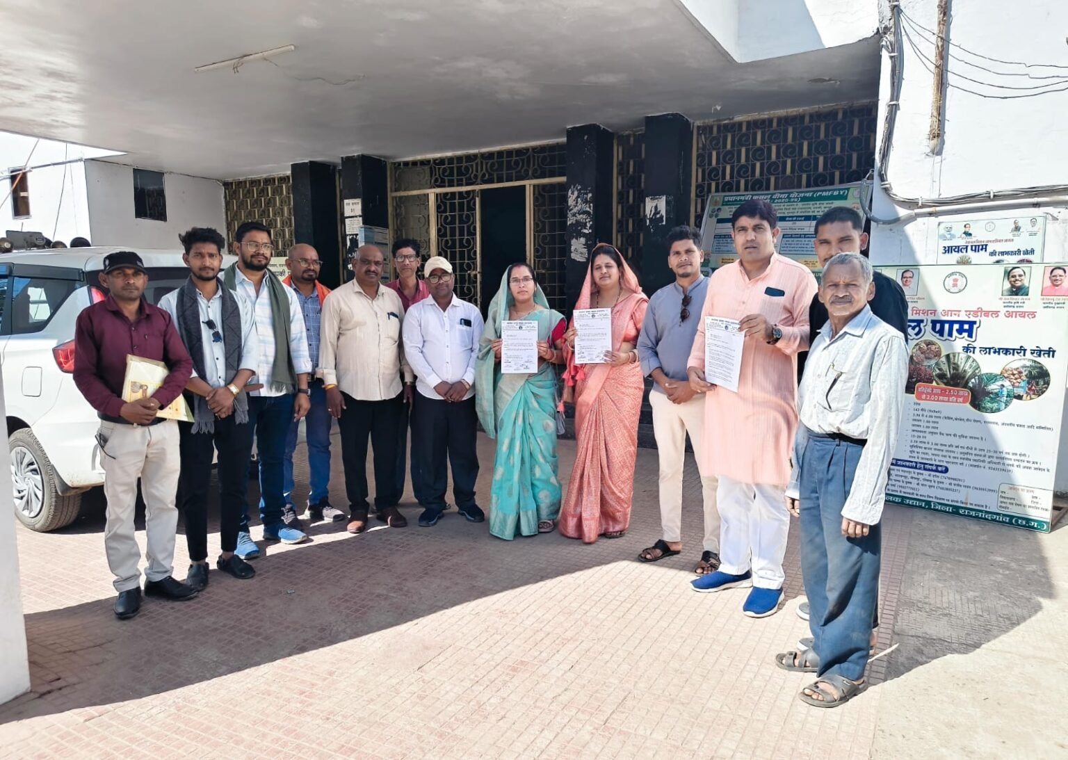 चिखली-खैरागढ़ सड़क निर्माण में नाली नहीं होने से ग्रामीणों में आक्रोश