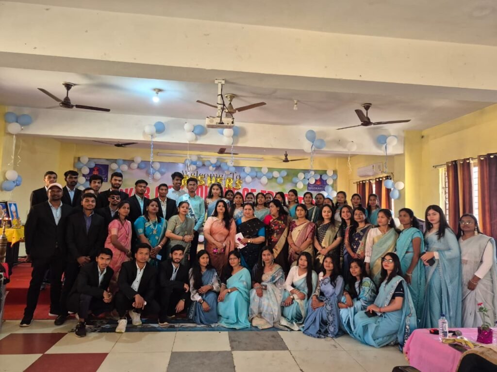 संस्कार सिटी कॉलेज में फ्रेशर पार्टी, खुशी वैष्णव बनीं मिस फ्रेशर, निखिल कुमार को मिला मिस्टर फ्रेशर का खिताब