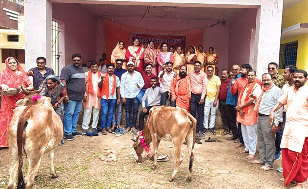 गौवंश व मूक प्राणियों की सेवा में संस्कारधानी के युवाओं का अनुकरणीय योगदान
