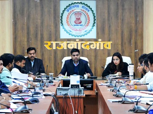 कलेक्टर ने गणतंत्र दिवस मुख्य समारोह के सफल आयोजन के लिए अधिकारियों की ली बैठक