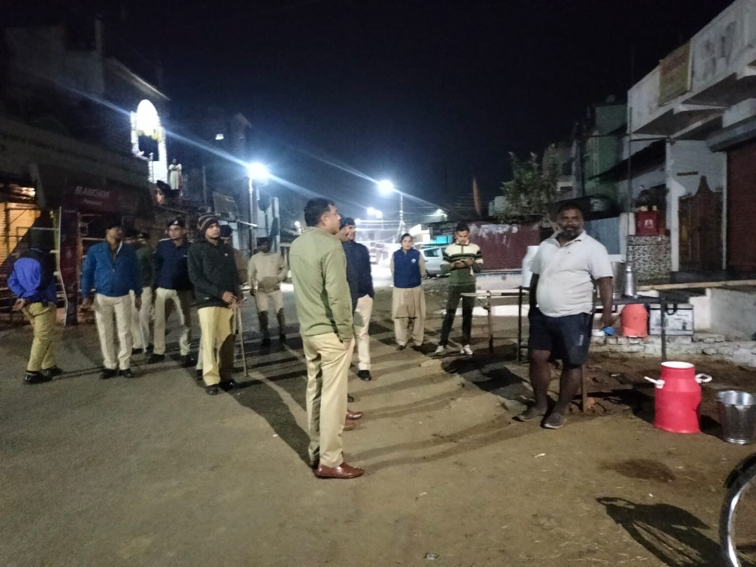 पुलिस की कांबिंग गश्त : 50 से अधिक असामाजिक तत्वों की जांच, फरार आरोपी गिरफ्तार