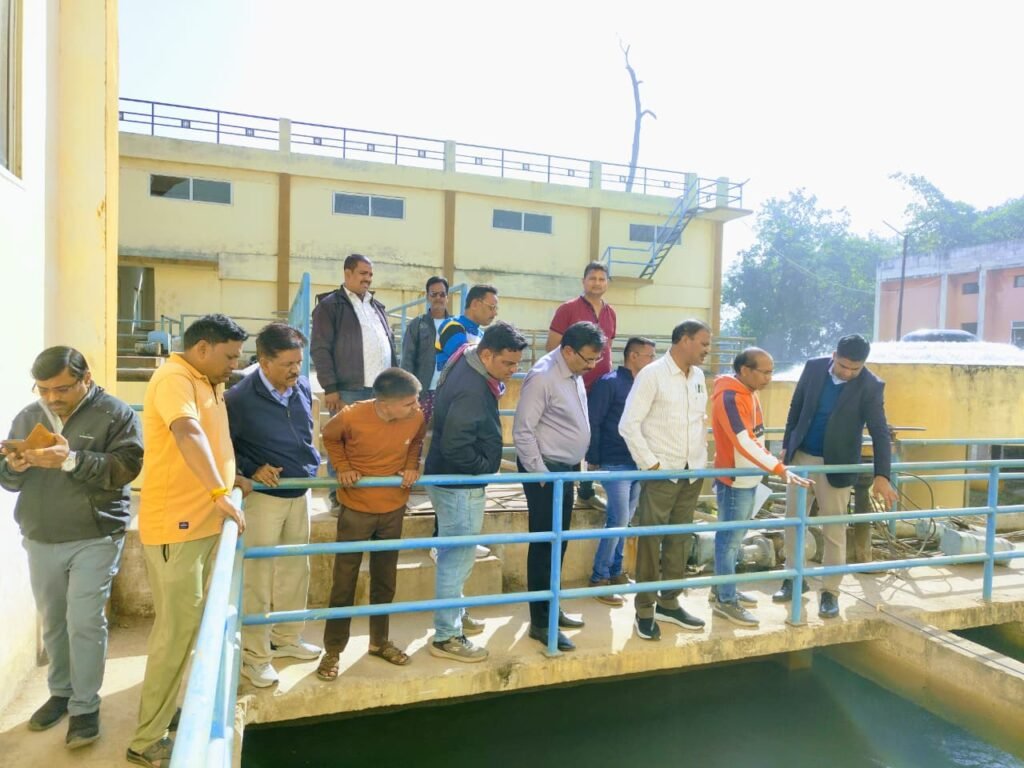 महापौर एवं कलेक्टर ने लिया मोहारा जल संयंत्र का जायजा, गर्मी से पहले की तैयारियों पर फोकस