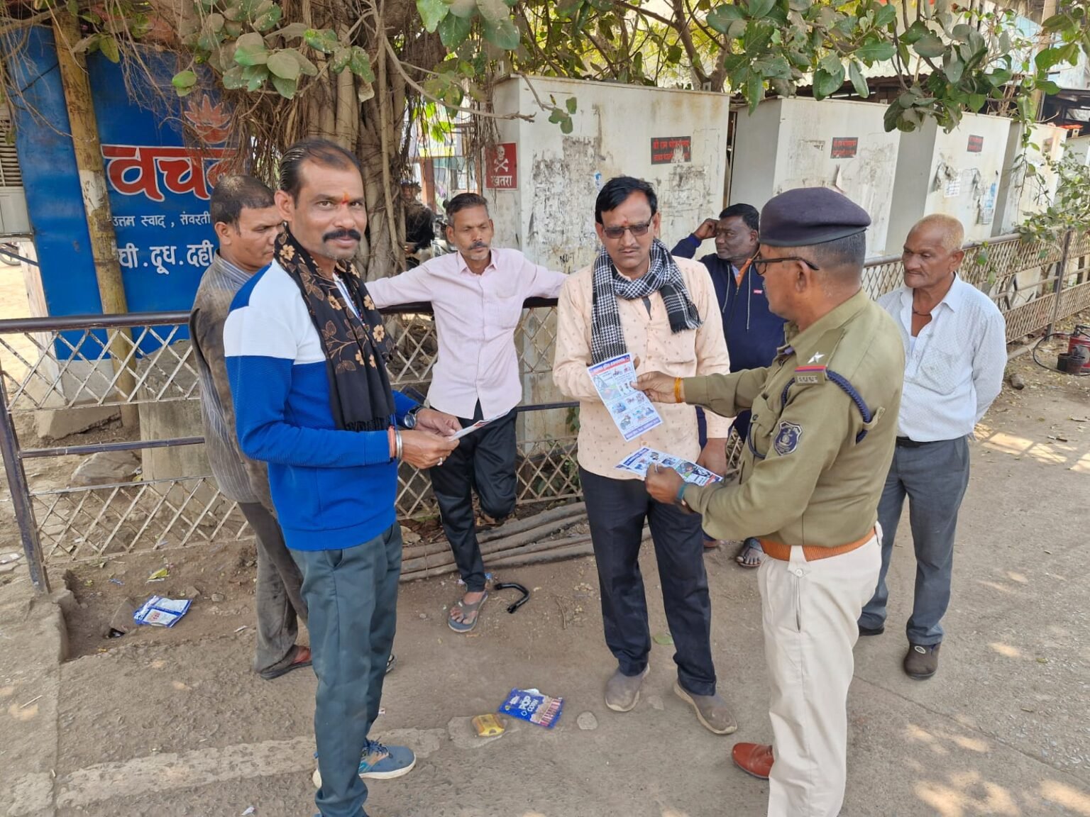 यातायात पुलिस ने सारथी दिवस मनाया, वाहन चालकों को सम्मानित किया