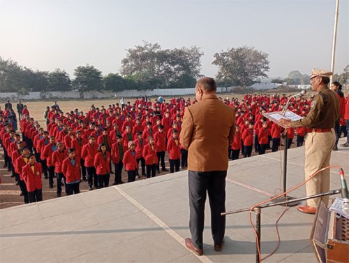 युगांतर पब्लिक स्कूल में यातायात पुलिस का जागरूकता कार्यक्रम, 800 विद्यार्थियों ने लिया लाभ