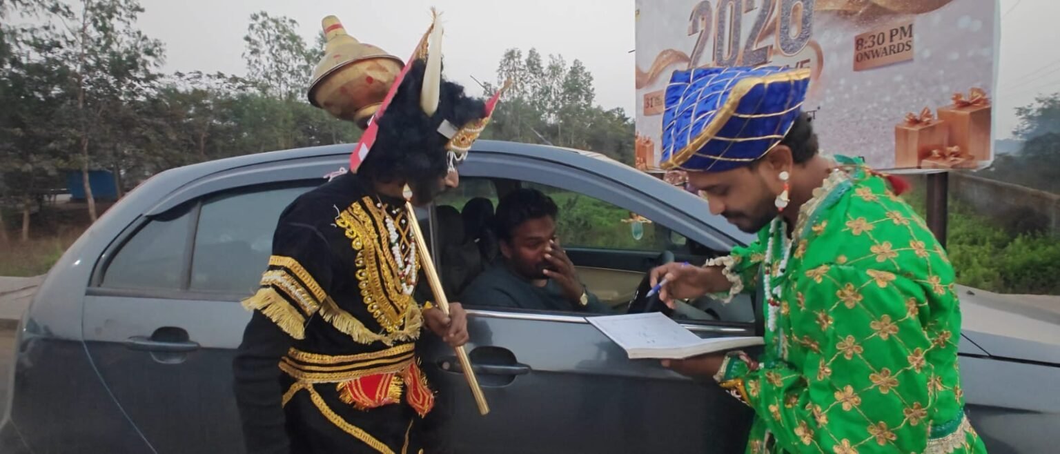 सड़क सुरक्षा माह में नाटक के माध्यम से यातायात जागरूकता अभियान
