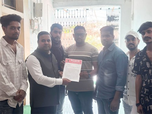 स्कूली बच्चों के दुपहिया वाहन चलाने पर प्रतिबंध लगाने की मांग