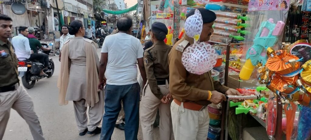 होली पर्व को लेकर राजनांदगांव पुलिस की सख्त कार्रवाई : आपत्तिजनक सामग्री की जप्ती एवं वैधानिक कार्यवाही