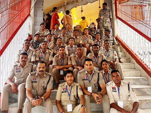 माँ बम्लेश्वरी डोंगरगढ़ मेला : आस्था और सुरक्षा का संगम, 850 पुलिसकर्मी तैनात