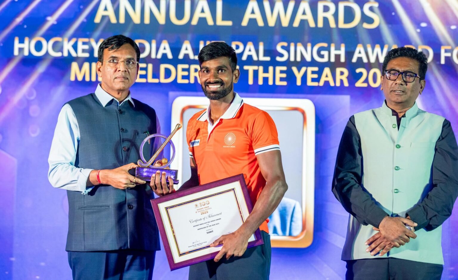 फिरोज अंसारी ने खेल मंत्री संग खिलाड़ियों को किया सम्मानित