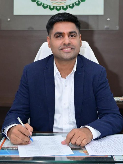 लंबित राजस्व प्रकरणों के त्वरित निराकरण हेतु विशेष अभियान चलाया