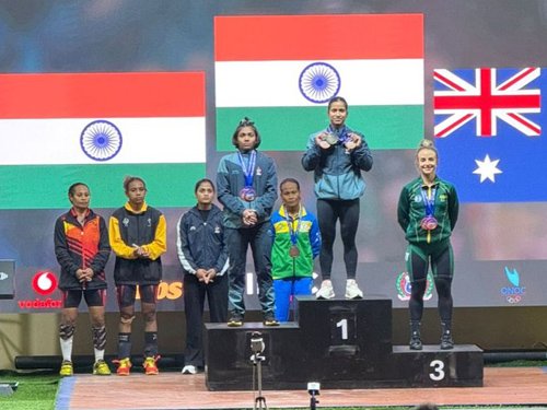 ज्ञानेश्वरी यादव ने अंतर्राष्ट्रीय वेटलिफ्टिंग में गोल्ड मेडल जीतकर देश का नाम रोशन किया