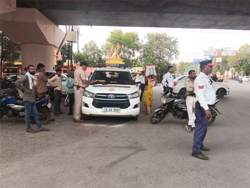 यातायात नियमों का उल्लंघन करने वालों पर कड़ी कार्रवाई, 38,500 रूपये जुर्माना वसूला