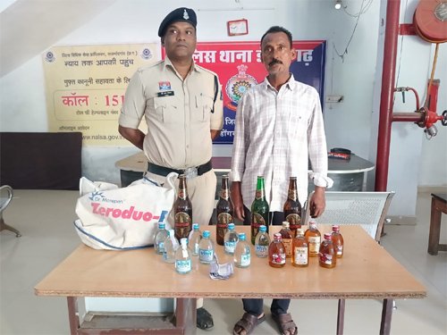 डोंगरगढ़ में अवैध शराब बेचते पकड़ा गया आरोपी, जेल भेजा गया