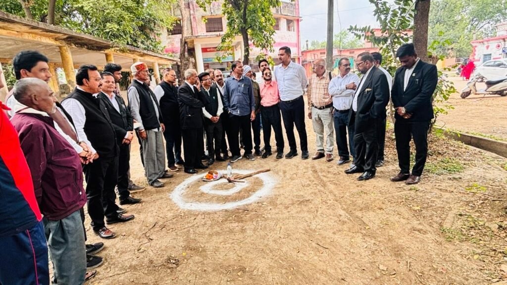 तहसील कार्यालय में ₹10 लाख की लागत से बनेगा प्रतिक्षालय, महापौर मधुसूदन यादव ने किया भूमिपूजन