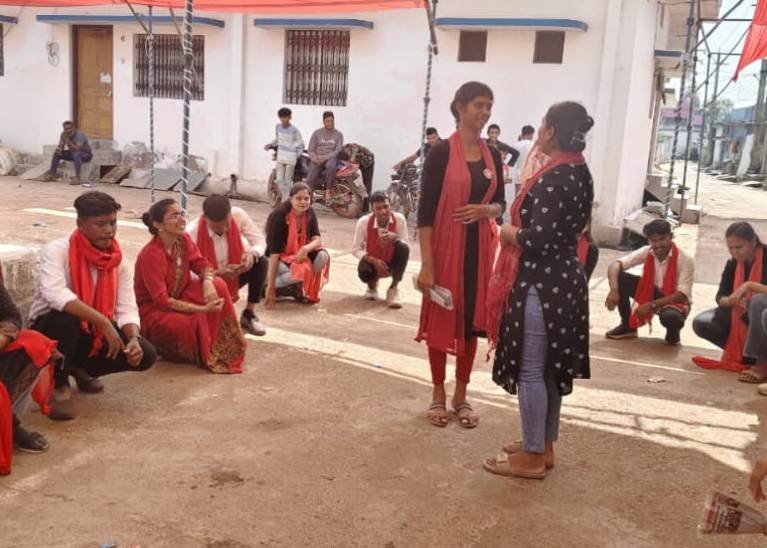 विश्व मानसिक स्वास्थ्य दिवस पर विशेष व्याख्यान, रैली और नुक्कड़ नाटक से ग्रामीणों को किया जागरूक